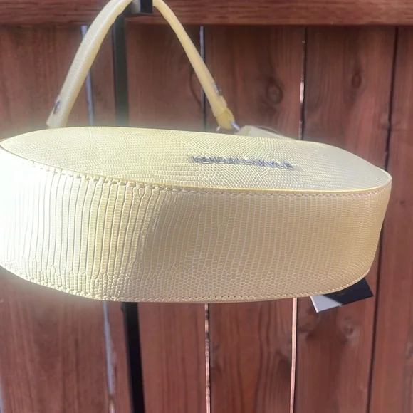 Kendall + Kylie Shoulder Bag - Picture 11 of 12